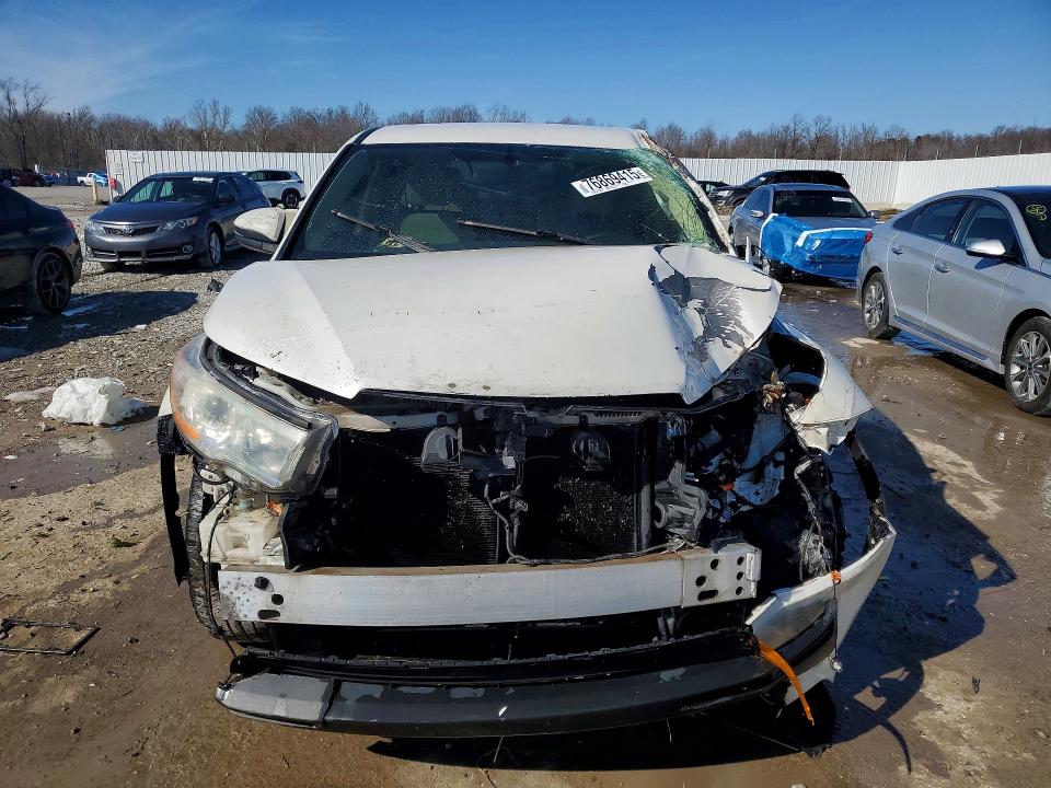 Фото 5 с аукциона – 2014 TOYOTA HIGHLANDER с VIN 5TDZKRFH1ES005277
