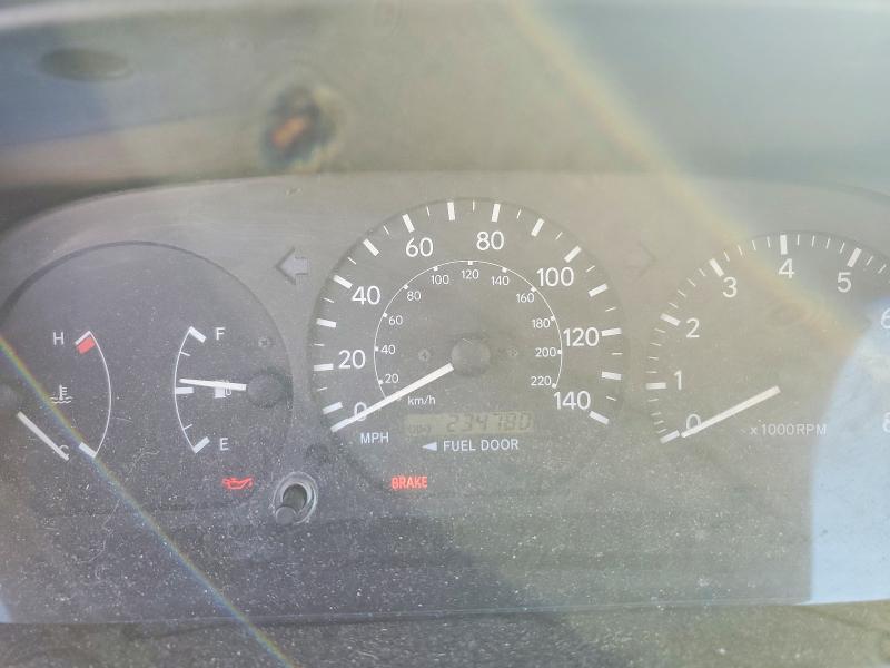 Photo 9 from auction – 2001 TOYOTA CAMRY with VIN 4T1BG22K11U845718