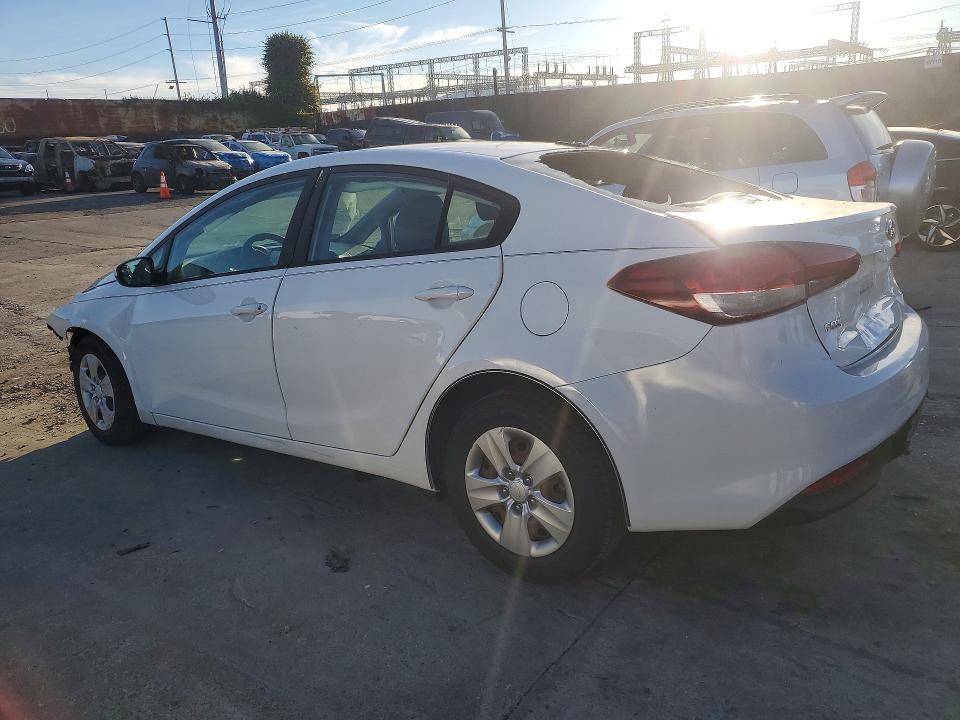 Photo 2 from auction – 2017 KIA FORTE with VIN 3KPFK4A79HE012352