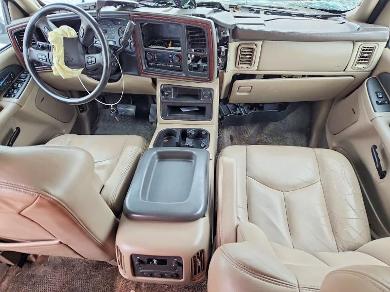 Photo 8 from auction – 2003 CHEVROLET AVALANCHE with VIN 3GNEC13T23G223527