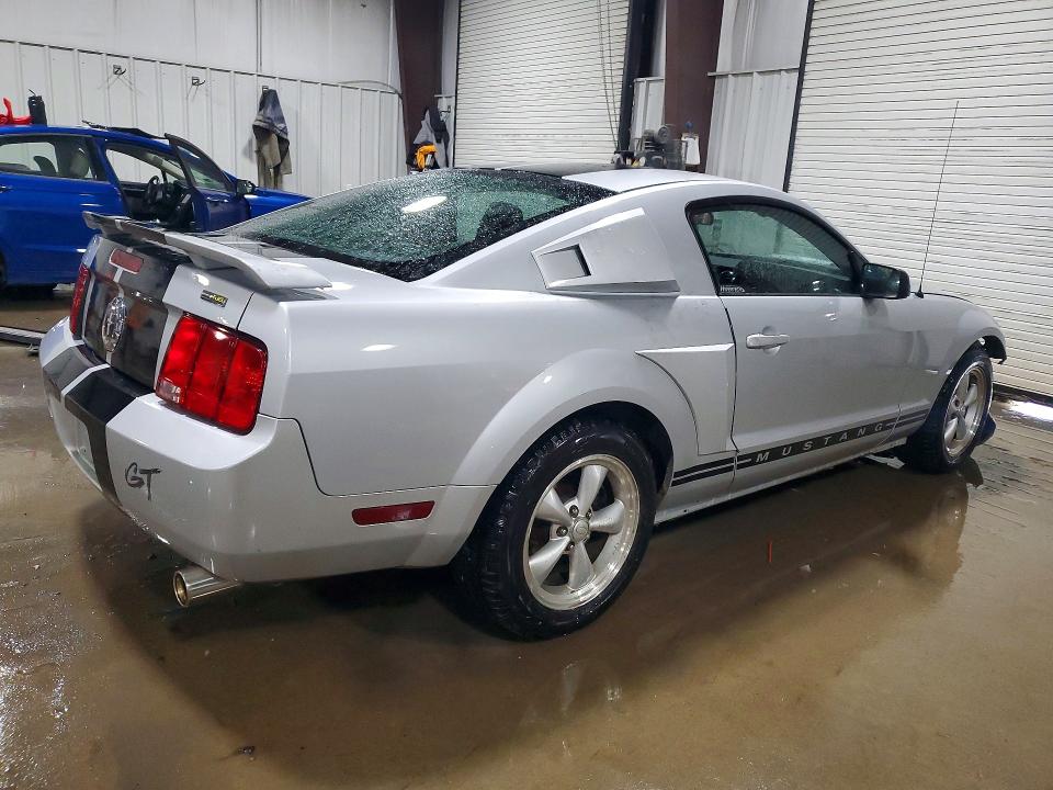 Photo 3 from auction – 2005 FORD MUSTANG with VIN 1ZVFT80N655163853