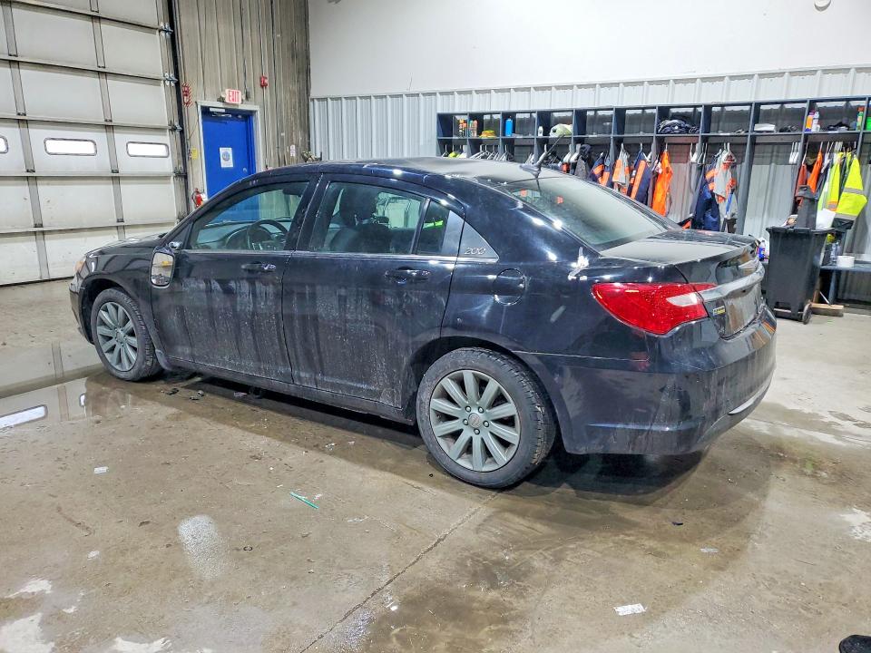 Photo 2 from auction – 2014 CHRYSLER 200 with VIN 1C3CCBBGXEN115150