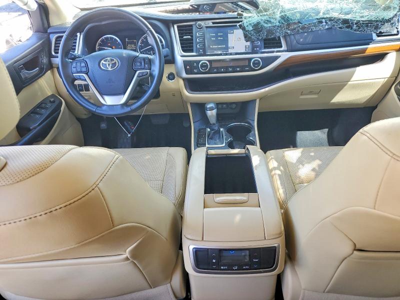 Photo 8 from auction – 2017 TOYOTA HIGHLANDER with VIN 5TDYZRFHXHS226355