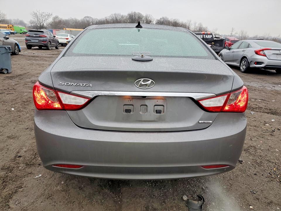 Photo 6 from auction – 2013 HYUNDAI SONATA with VIN 5NPEC4AC8DH728123
