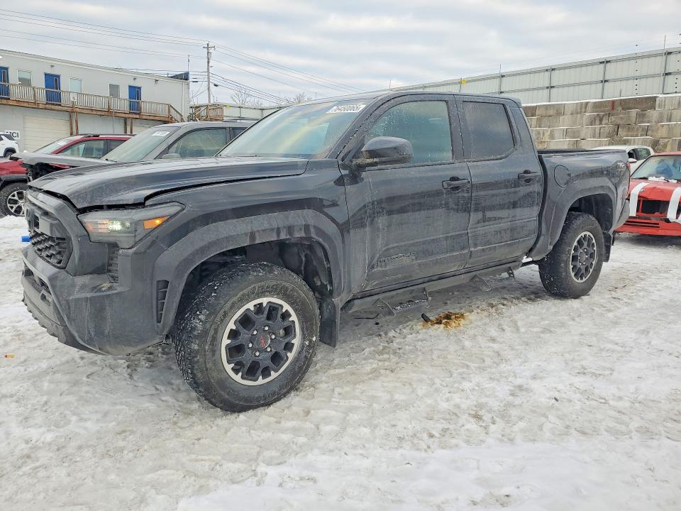 TOYOTA TACOMA 2025 with VIN 3TMLB5JN2SM120171 - Photo from auction