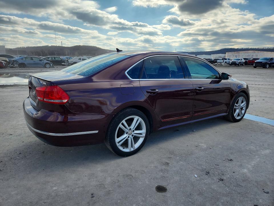 Photo 3 from auction – 2014 VOLKSWAGEN PASSAT SEL with VIN 1VWCN7A31EC060601