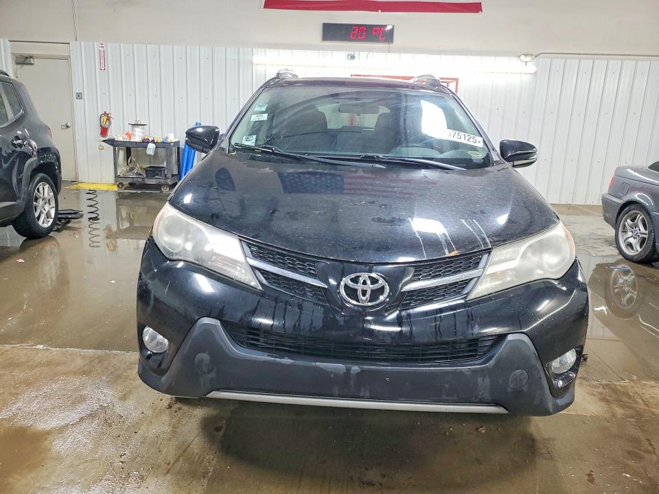Photo 5 from auction – 2015 TOYOTA RAV4 with VIN 2T3RFREV8FW266790