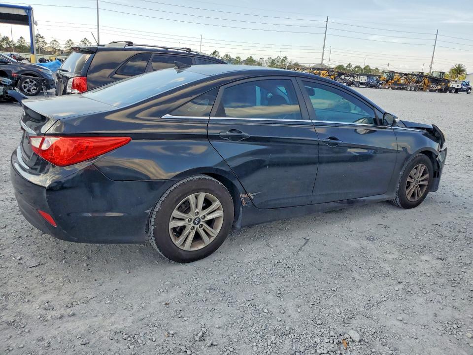 Photo 3 from auction – 2014 HYUNDAI SONATA GLS with VIN 5NPEB4AC7EH850153