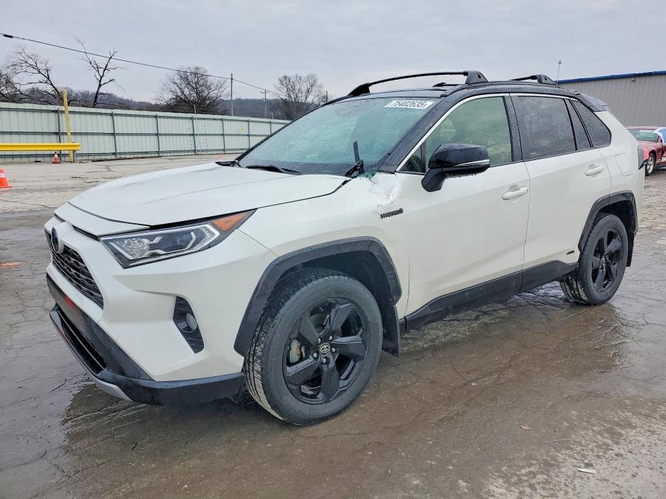 TOYOTA RAV4 XSE 2020 with VIN JTMEWRFVXLJ041780 - Photo from auction