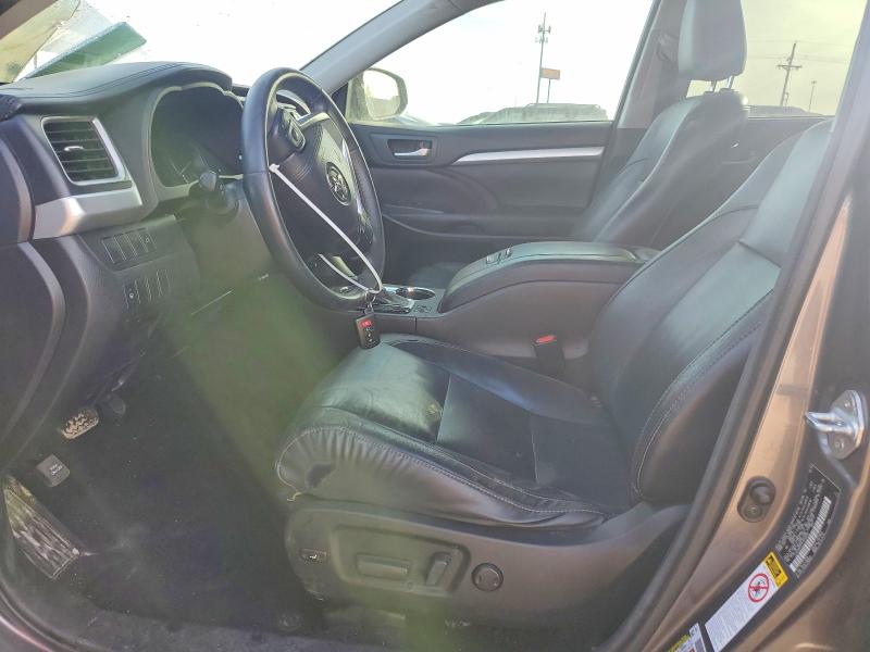 Photo 7 from auction – 2015 TOYOTA HIGHLANDER with VIN 5TDJKRFH1FS218292