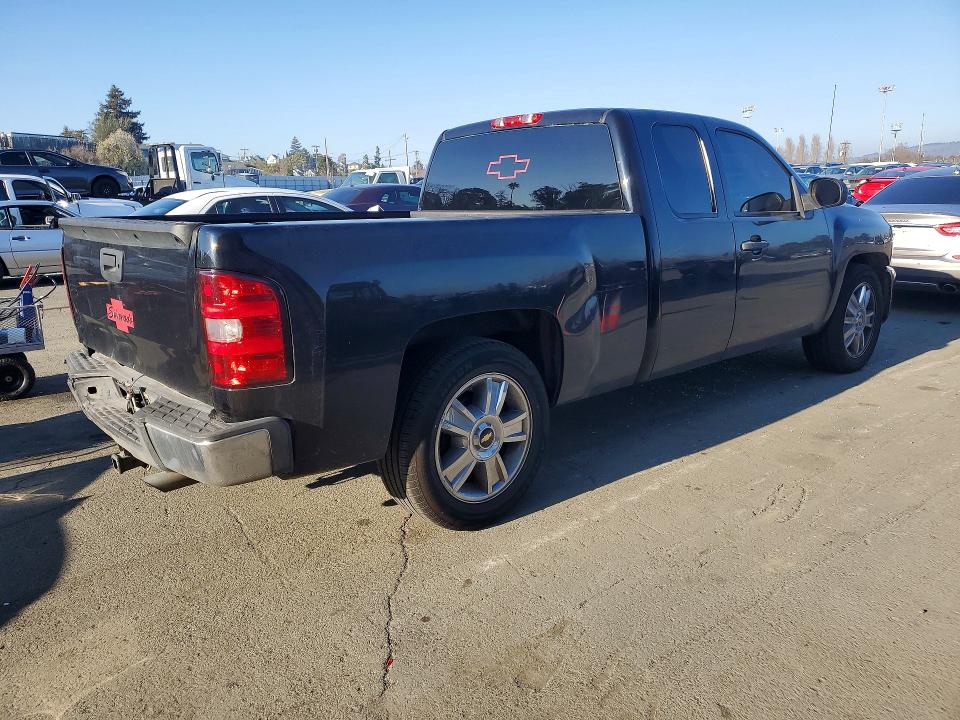 Photo 3 from auction – 2008 CHEVROLET SILVERADO with VIN 1GCEC19J08Z258346