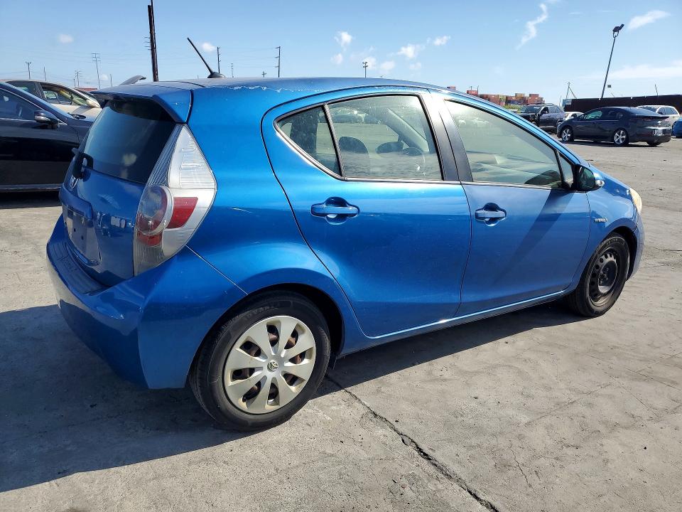Photo 3 from auction – 2012 TOYOTA PRIUS C with VIN JTDKDTB31C1506408