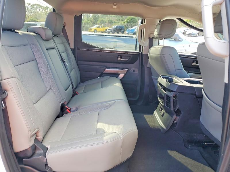 Photo 10 from auction – 2024 TOYOTA TUNDRA with VIN 5TFLA5AB5RX034897