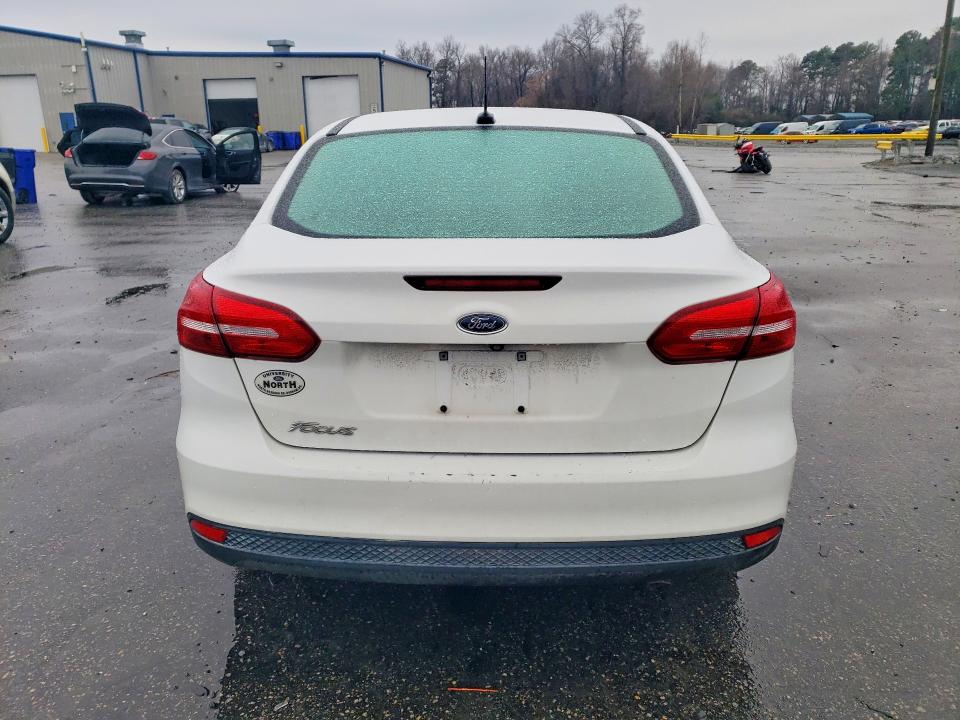 Photo 6 from auction – 2017 FORD FOCUS with VIN 1FADP3E26HL224284