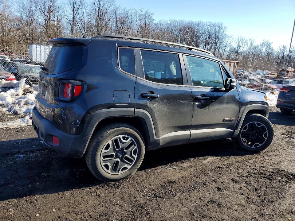 Photo 3 from auction – 2016 JEEP RENEGADE with VIN ZACCJBCT8GPD05388