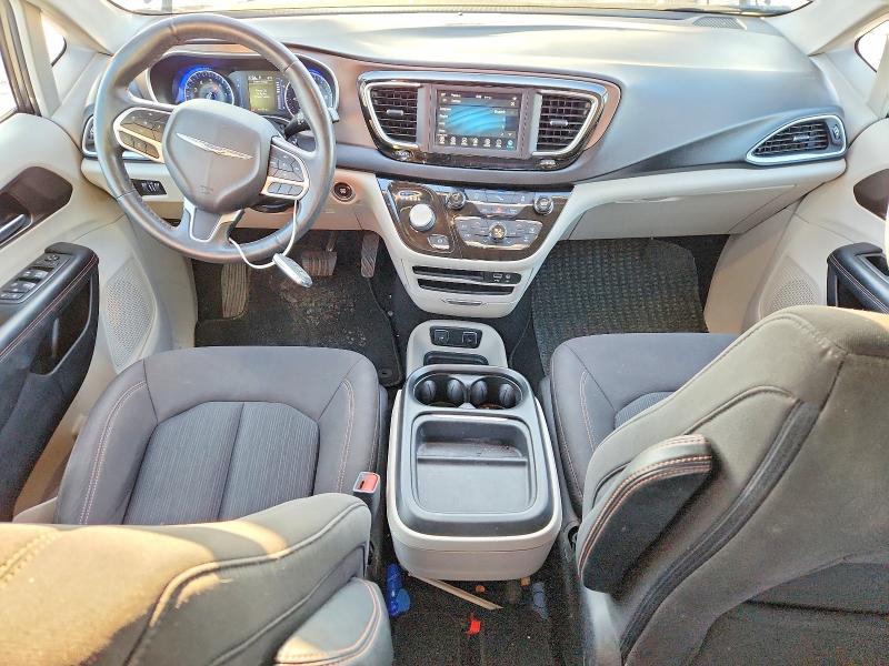 Photo 8 from auction – 2019 CHRYSLER PACIFICA T with VIN 2C4RC1FG2KR748962