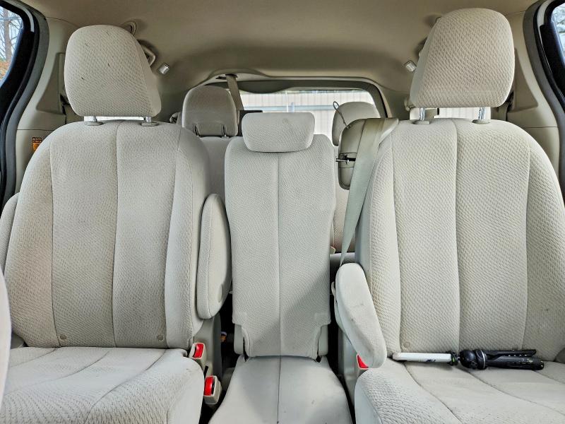 Photo 10 from auction – 2013 TOYOTA SIENNA LE with VIN 5TDKK3DC8DS398392