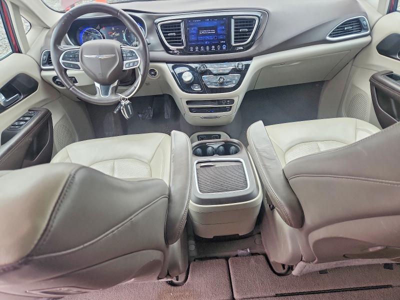 Photo 8 from auction – 2017 CHRYSLER PACIFICA with VIN 2C4RC1EG3HR528403