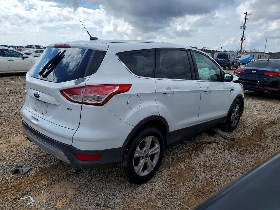 Photo 3 from auction – 2015 FORD ESCAPE with VIN 1FMCU0G7XFUA23352