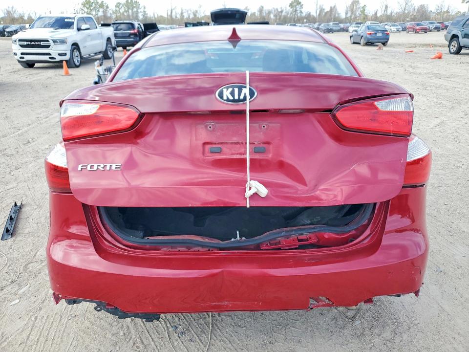 Photo 6 from auction – 2016 KIA FORTE with VIN KNAFK4A60G5595201