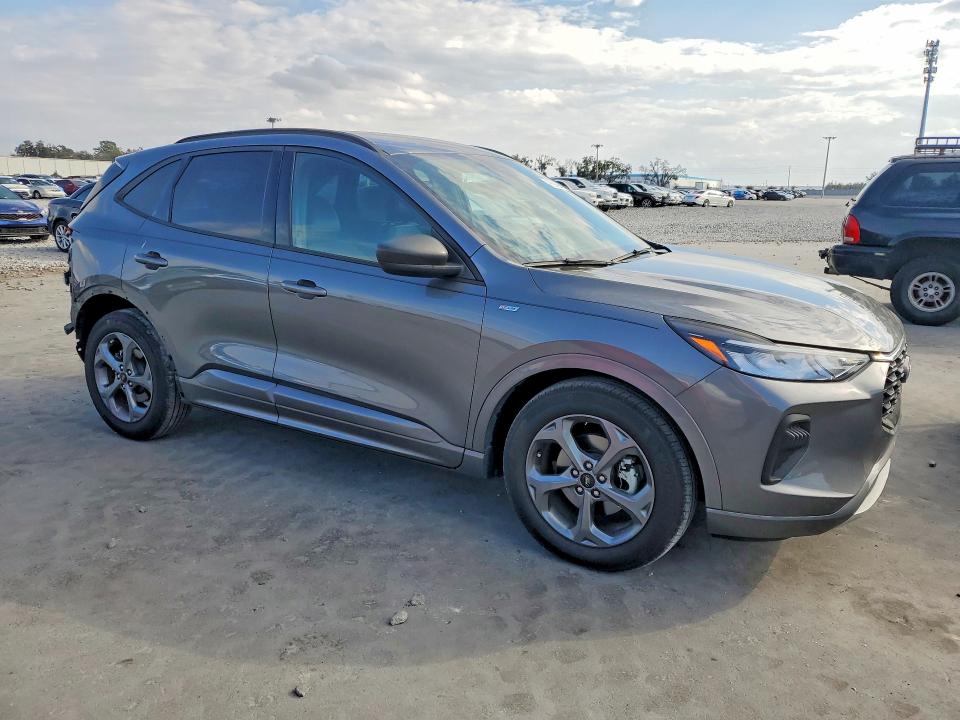 Zdjęcie 4 z aukcji – 2023 FORD ESCAPE z VIN 1FMCU0MZ0PUB30305