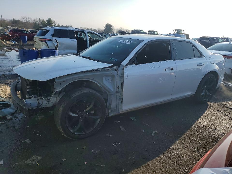 CHRYSLER 300 2021 مع رقم تعريف المركبة 2C3CCABG3MH585411 - صورة من المزاد