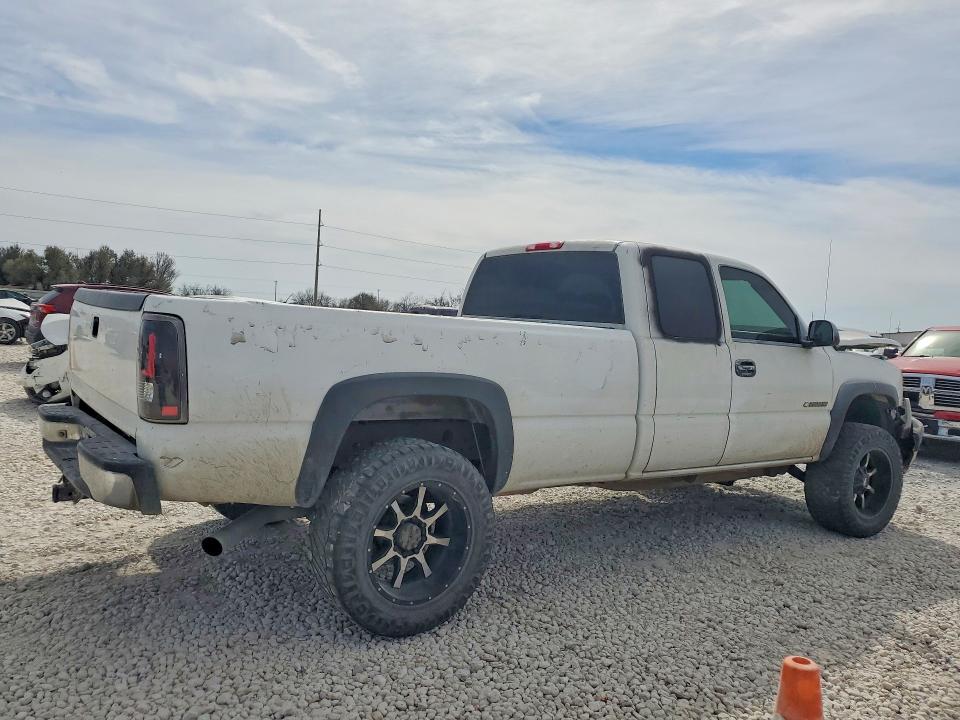 Foto 3 de la subasta – 2005 CHEVROLET SILVERADO con VIN 1GCHC29U45E328026