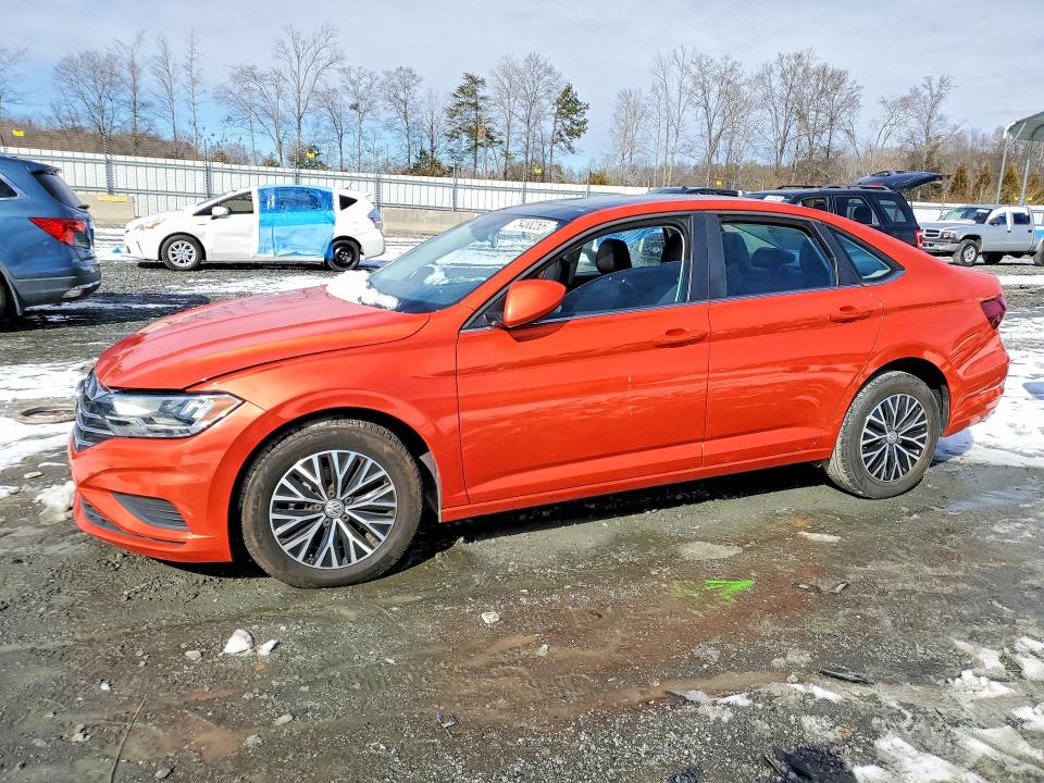 VOLKSWAGEN JETTA 2019 with VIN 3VWCB7BU2KM135803 - Photo from auction