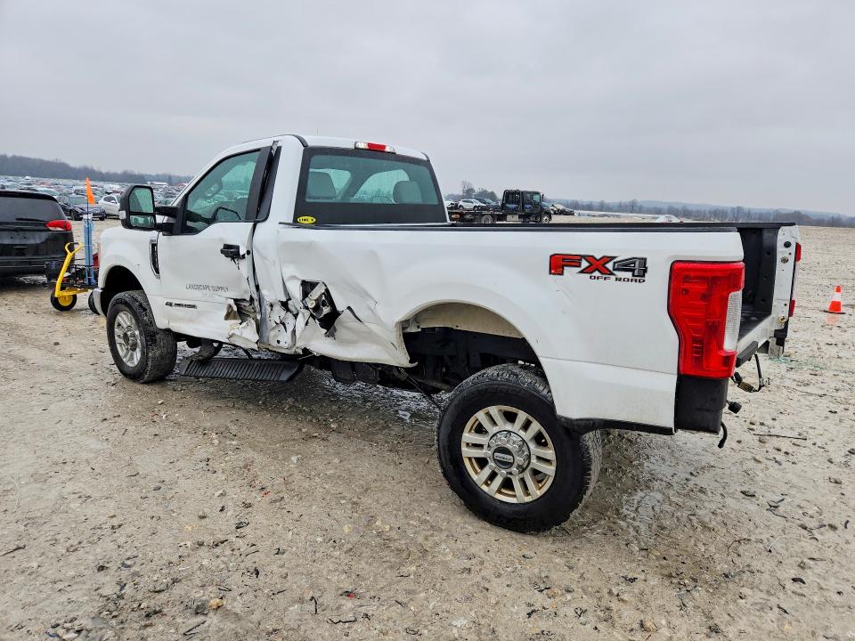 صورة رقم 2 من المزاد - 2017 FORD F350 مع VIN 1FTRF3BT6HEE54704