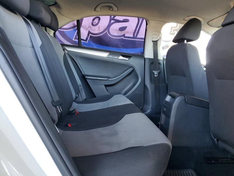 Photo 10 from auction – 2018 VOLKSWAGEN JETTA S with VIN 3VW2B7AJ2JM263511