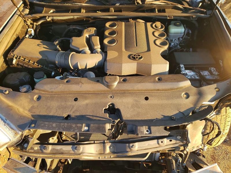 Photo 12 from auction – 2018 TOYOTA 4RUNNER with VIN JTEBU5JR2J5560271