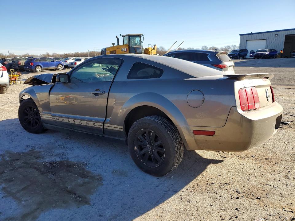 Photo 2 from auction – 2005 FORD MUSTANG with VIN 1ZVFT80N855234129