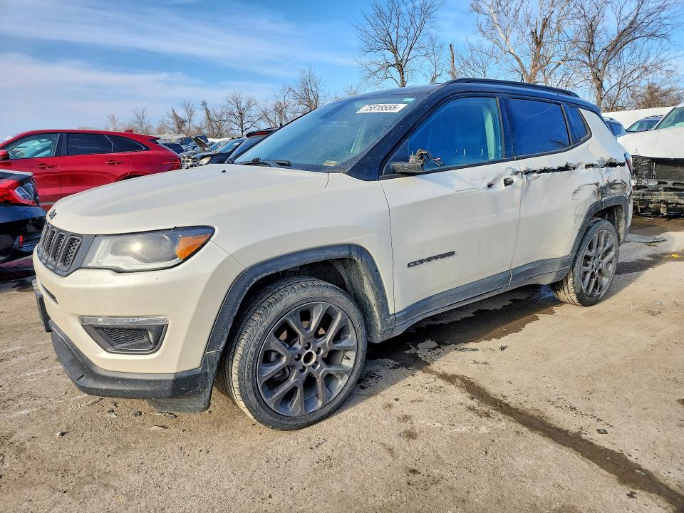 JEEP COMPASS 2019 with VIN 3C4NJDCB9KT669901 - Photo from auction