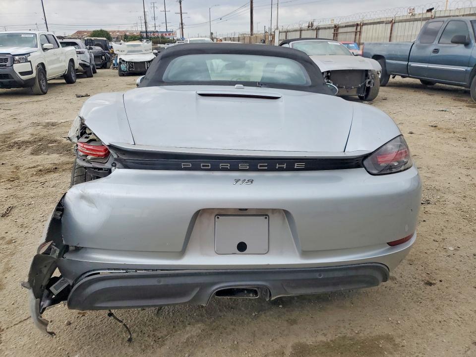 Photo 6 from auction – 2017 PORSCHE BOXSTER with VIN WP0CA2A80HS220216
