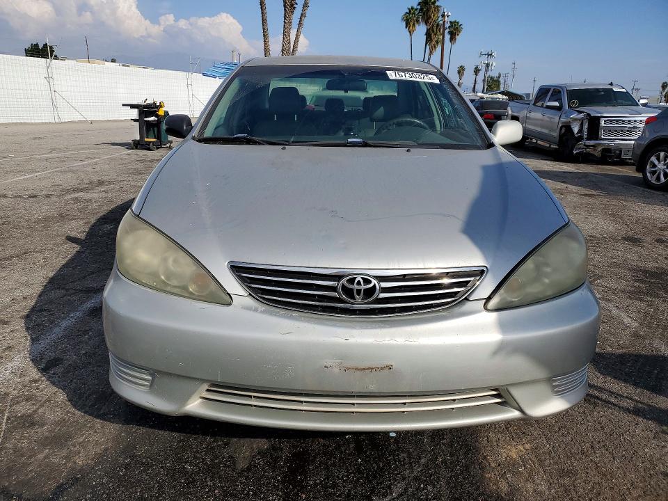 Photo 5 from auction – 2005 TOYOTA CAMRY LE with VIN 4T1BE32K55U041875