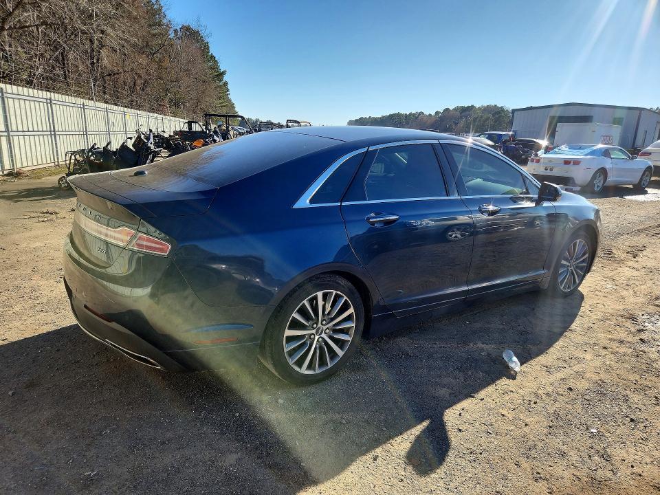 Photo 3 from auction – 2017 LINCOLN MKZ with VIN 3LN6L5C94HR657609