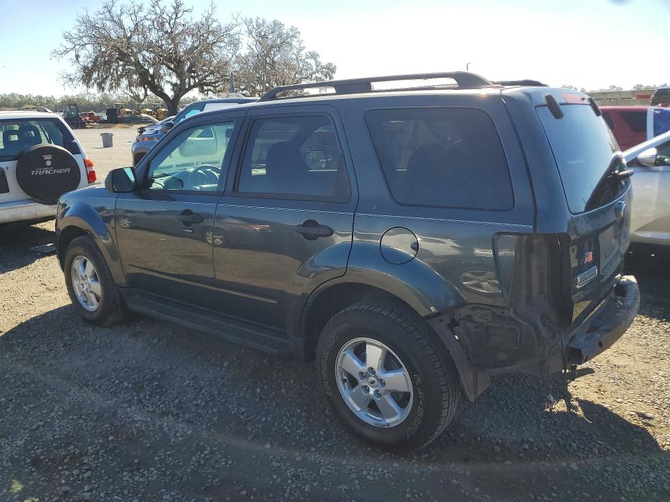 Photo 2 from auction – 2009 FORD ESCAPE XLT with VIN 1FMCU03G99KA04622