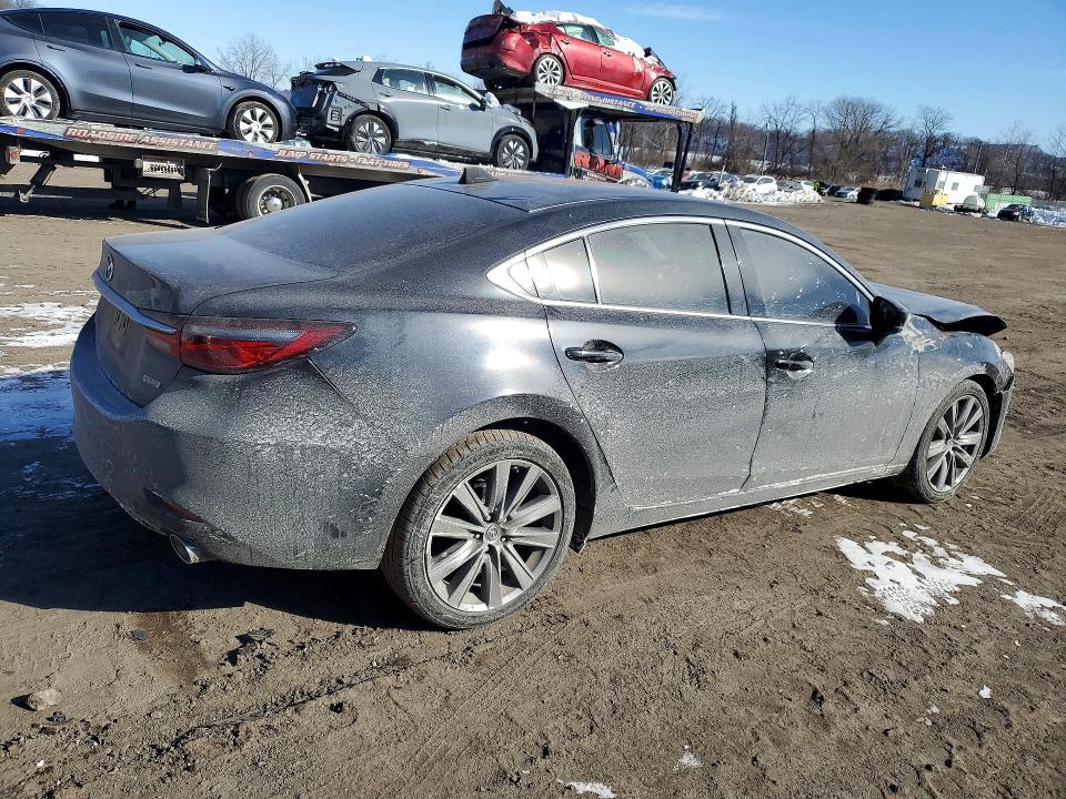 Photo 3 from auction – 2018 MAZDA 6 with VIN JM1GL1VM3J1309125