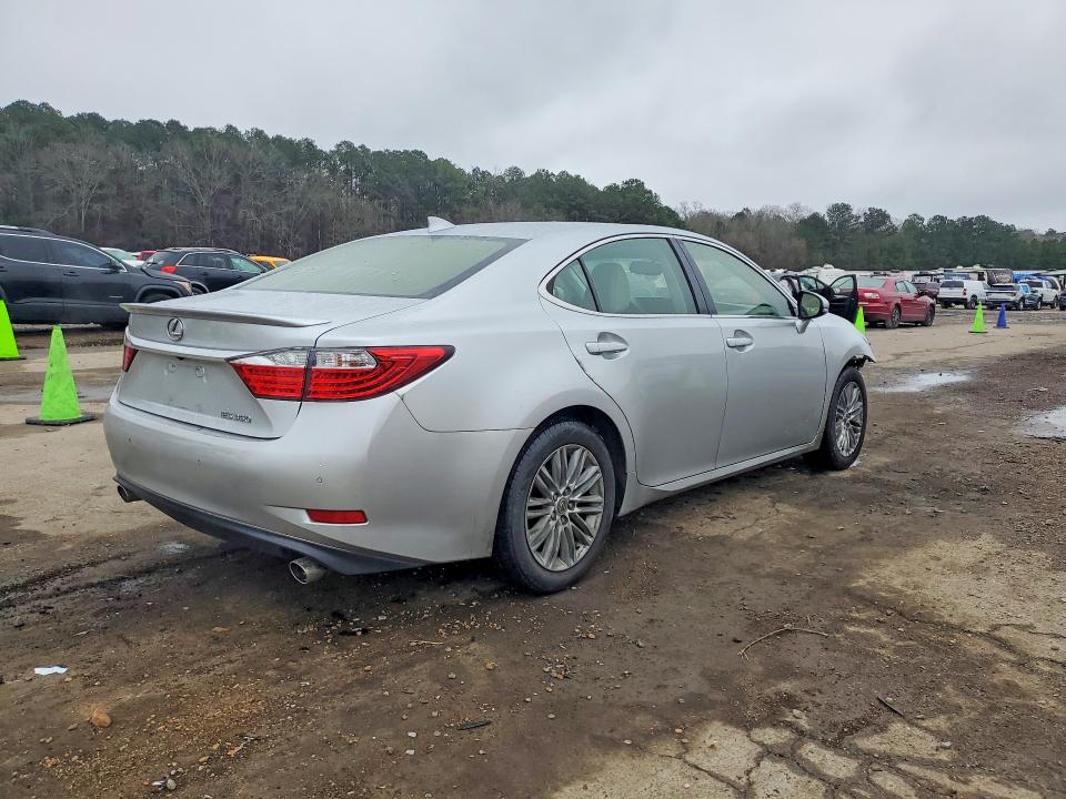 Photo 3 from auction – 2015 LEXUS ES with VIN JTHBK1GG6F2184352