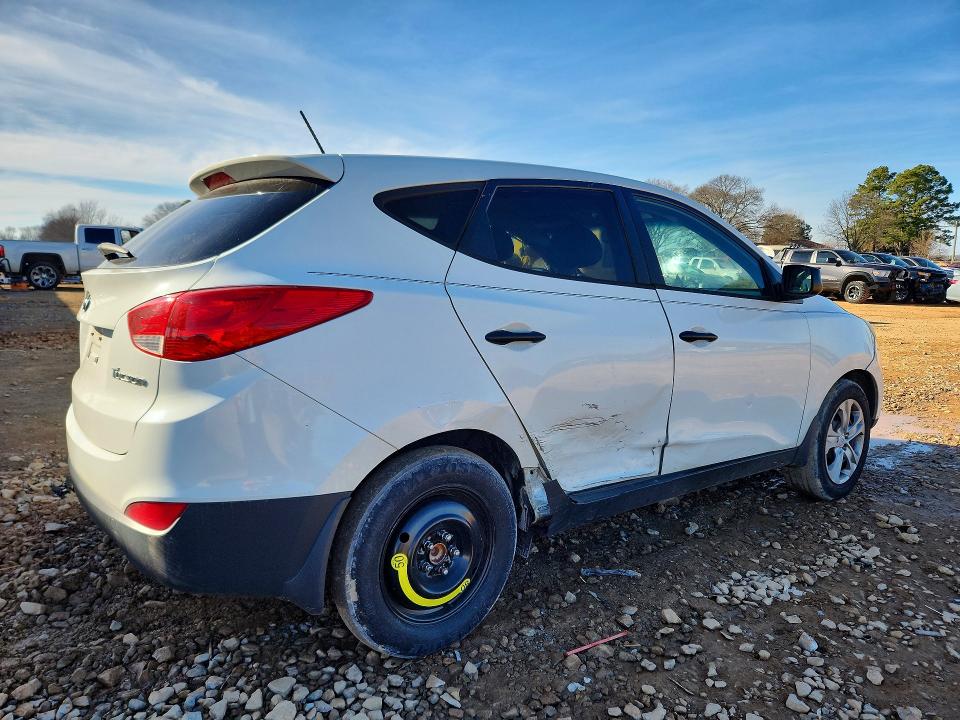 Photo 3 from auction – 2012 HYUNDAI TUCSON with VIN KM8JT3AB3CU425234
