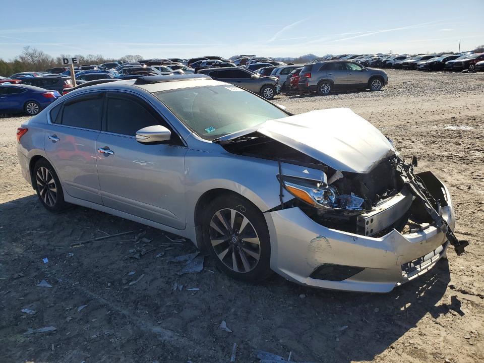 Photo 4 from auction – 2017 NISSAN ALTIMA with VIN 1N4AL3AP2HC133108