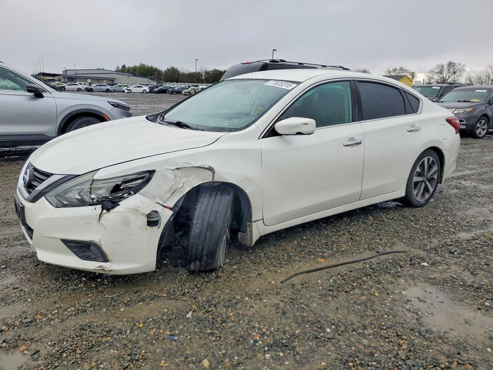 NISS ALTIMA 2018 con VIN 1N4AL3AP3JC120681 - Foto de la subasta