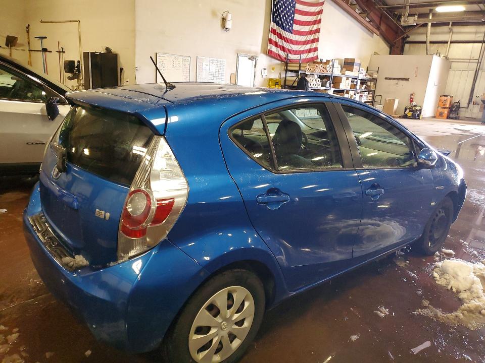 Photo 3 from auction – 2012 TOYOTA PRIUS C with VIN JTDKDTB32C1507485