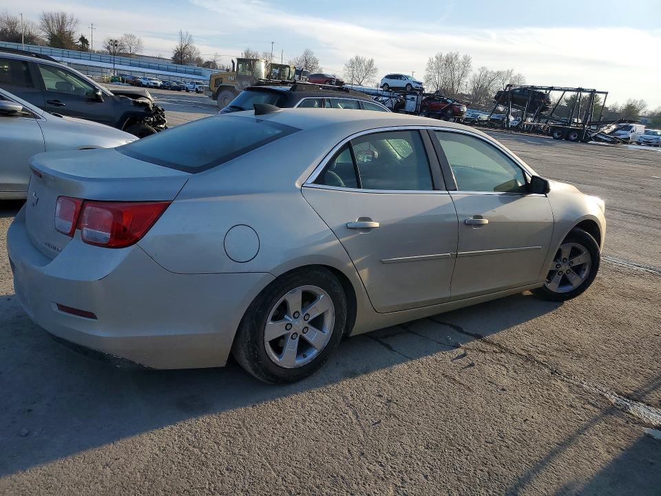 Photo 3 from auction – 2015 CHEVROLET MALIBU with VIN 1G11B5SLXFF106912