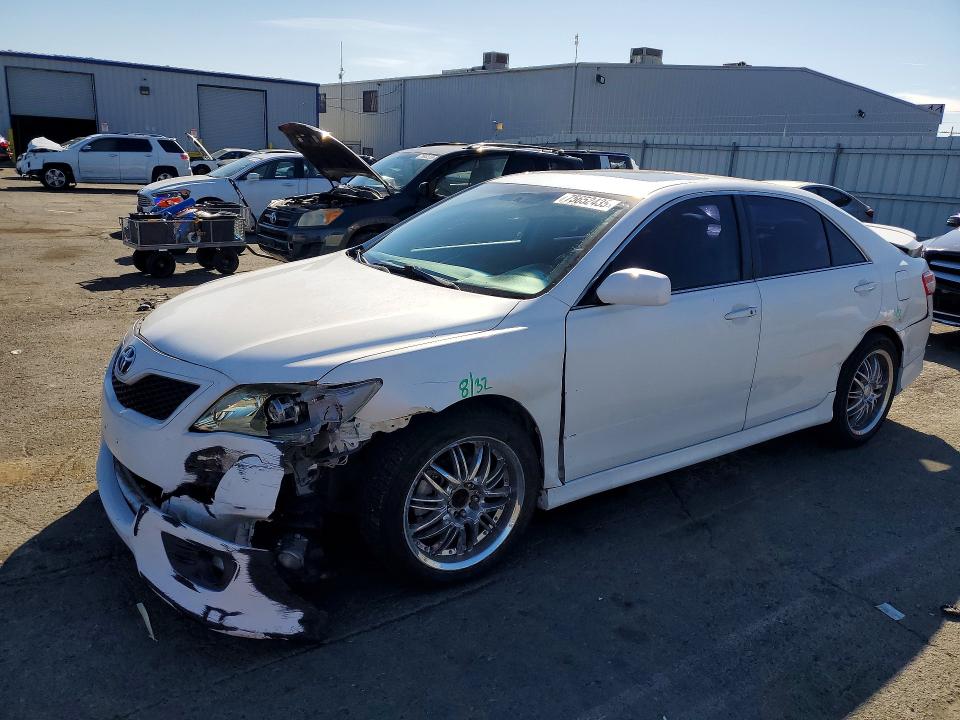 TOYOTA CAMRY 2011 with VIN 4T1BK3EKXBU629514 - Photo from auction