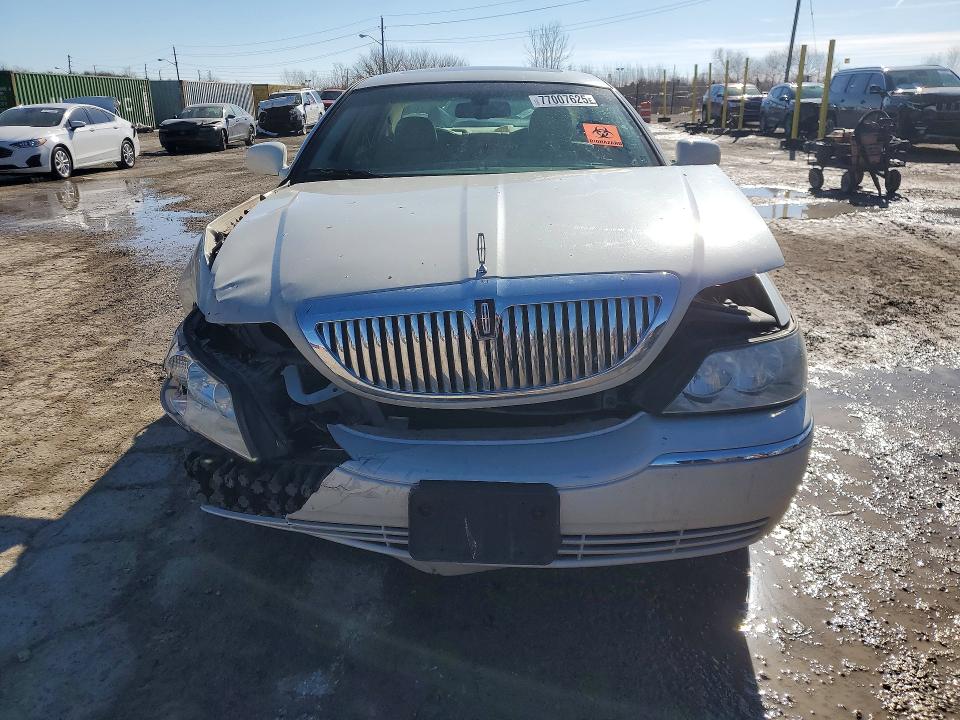 Photo 5 from auction – 2007 LINCOLN TOWN CAR with VIN 1LNHM82V17Y608910