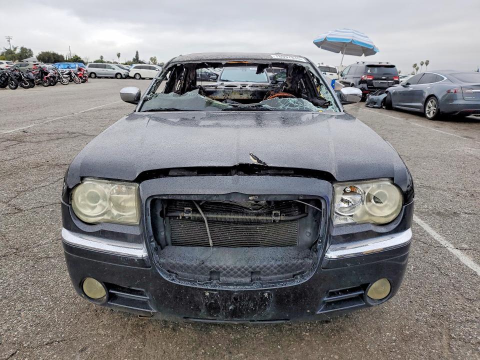 Photo 5 from auction – 2008 CHRYSLER 300C with VIN 2C3KA63H98H138383