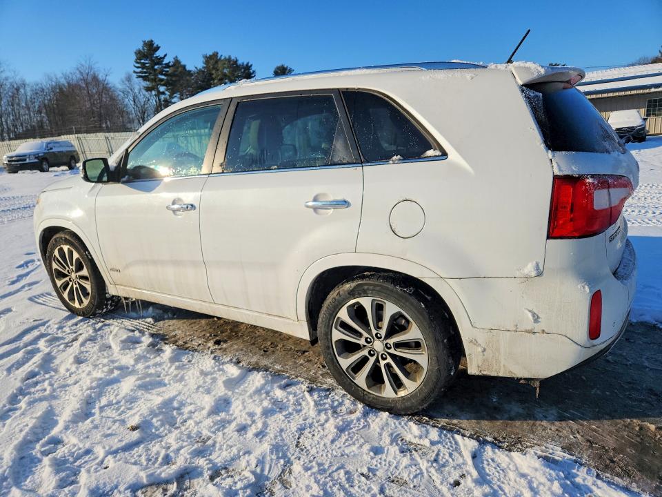 Photo 2 from auction – 2015 KIA SORENTO with VIN 5XYKWDA73FG595911