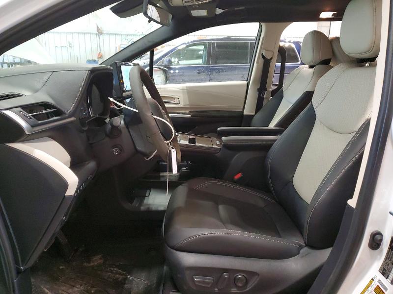 Photo 7 from auction – 2026 TOYOTA SIENNA LIM with VIN 5TDESKFC2TS235935