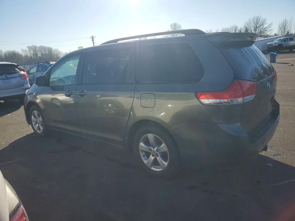 Photo 2 from auction – 2012 TOYOTA SIENNA with VIN 5TDKK3DC1CS215137